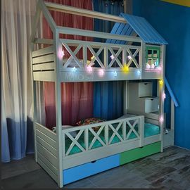 Двухъярусная кровать-домик из массива Холидей, КОД:MS8892, images №1, magsale.ru